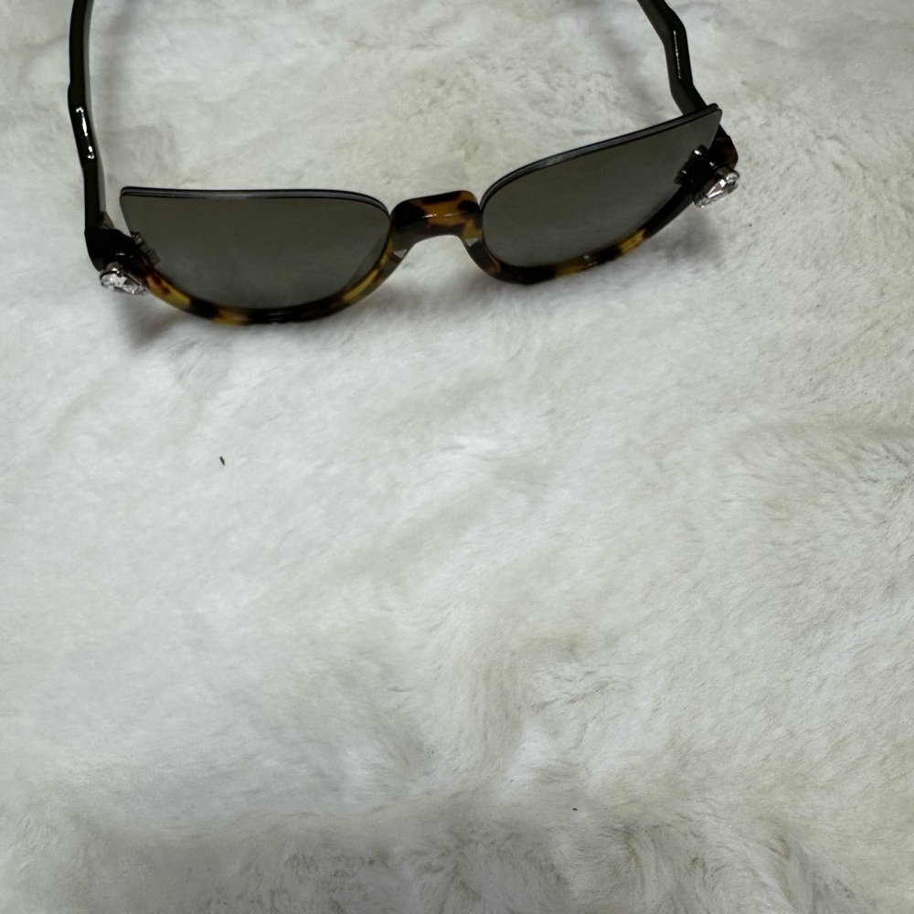 Fendi Tortoise Shell Sunglasses - Picture 4 of 9